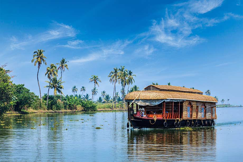 gods-own-country-kerala-tour-1744437900.png
